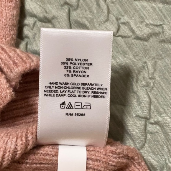 EXPRESS Blush Heather pink crop sweater cardigan button front top size XS - Picture 13 of 13